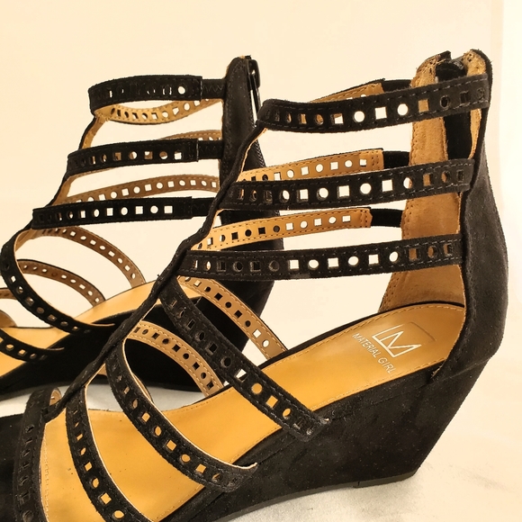Material Girl NWT Black Gladiator Sandals - Picture 4 of 8